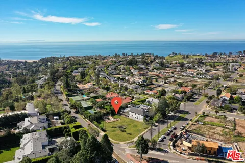 $7,300,000 | 14800 Pampas Ricas Boulevard, Pacific Palisades, CA 90272