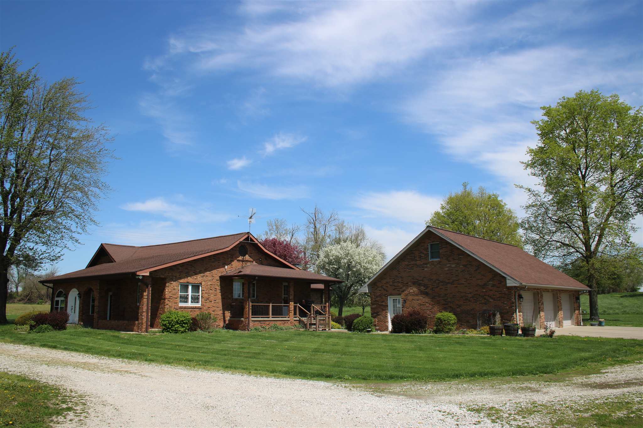 5589 South Christmas Road Vincennes, IN 47591 - Photo 1 of 16 Gallery Image 1