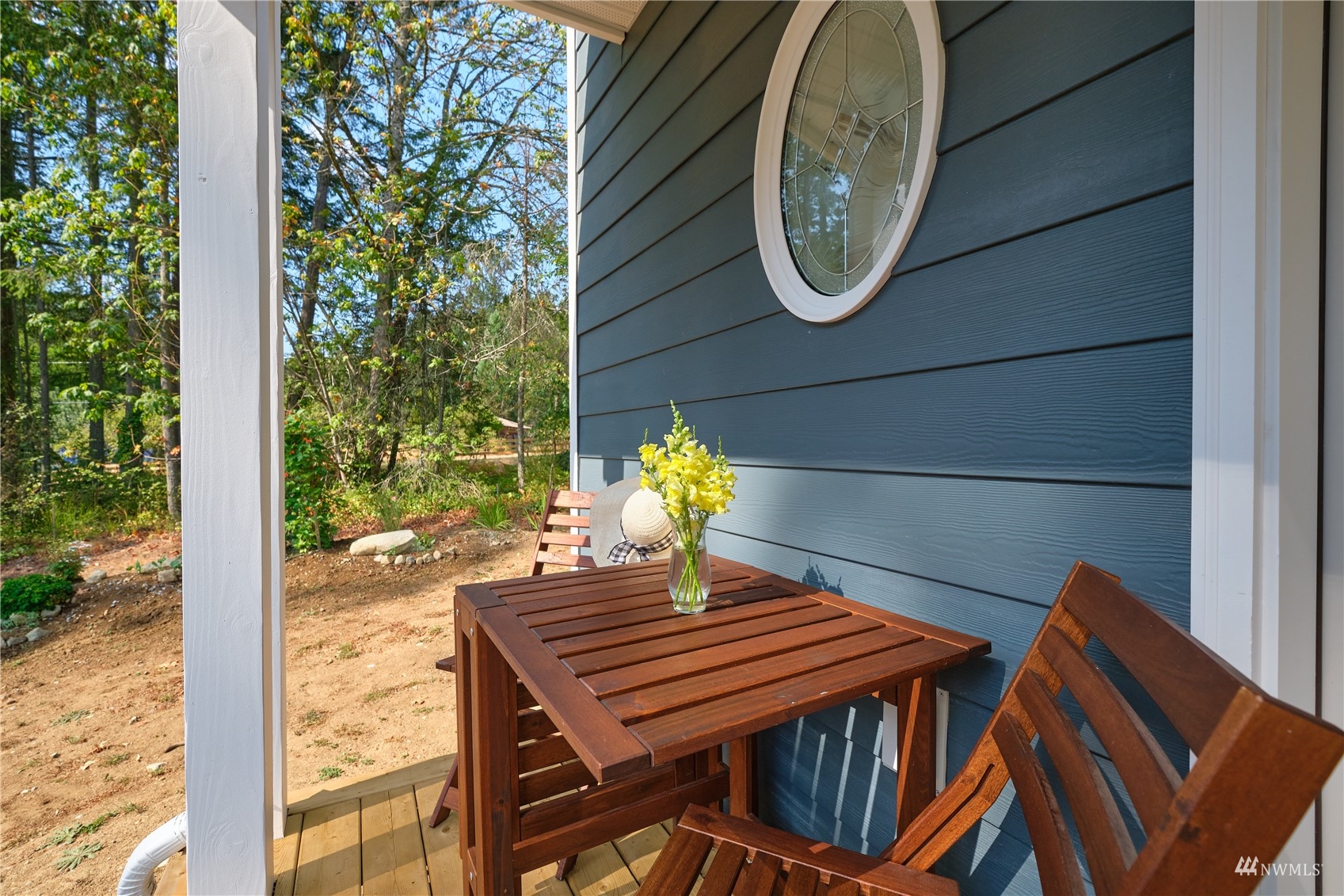408 South Beach Road Point Roberts, WA 98281 - Photo 5 of 25 a balcony view with a table and chairs