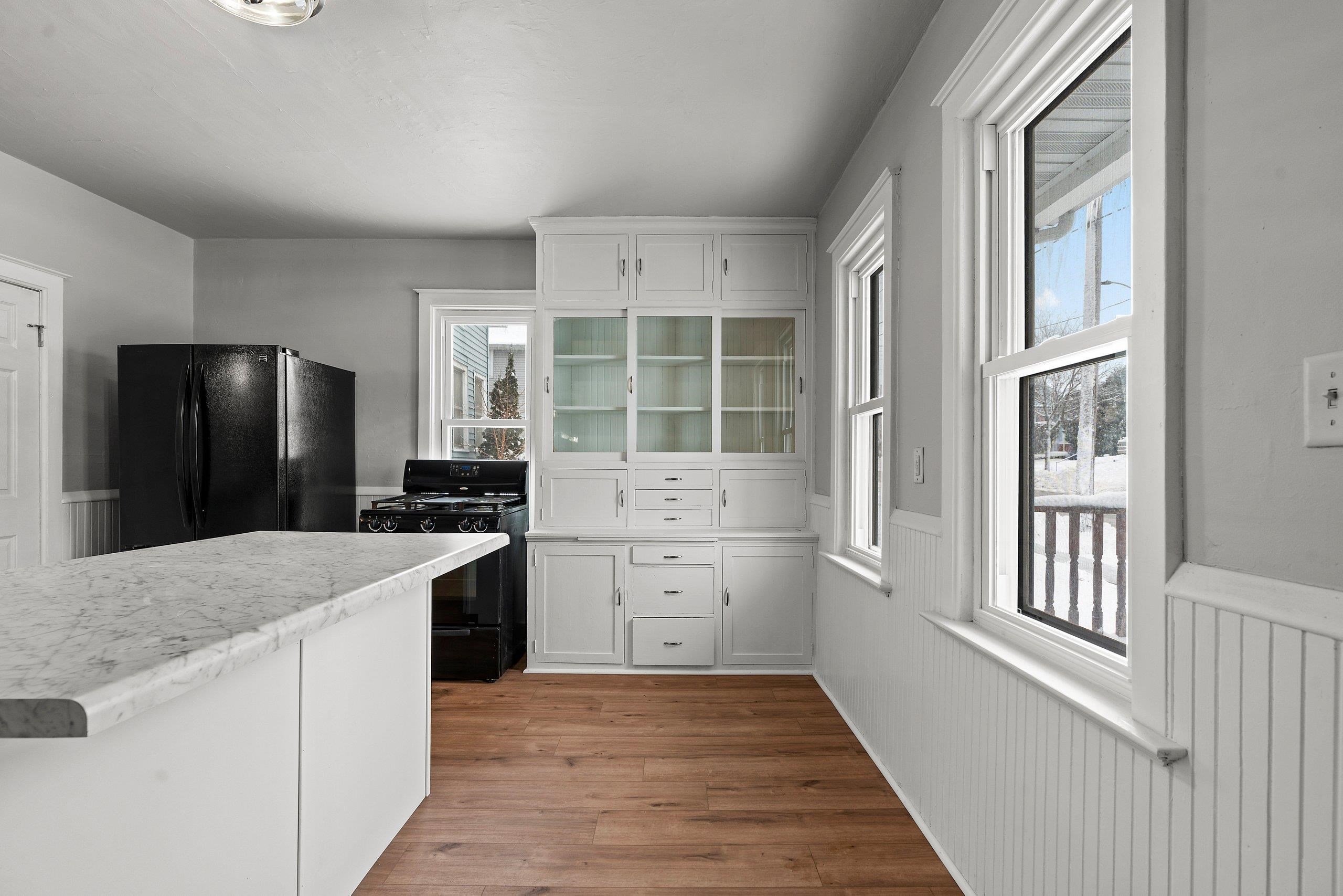 1409 South 10th Street Manitowoc, WI 54220 - Photo 5 of 29