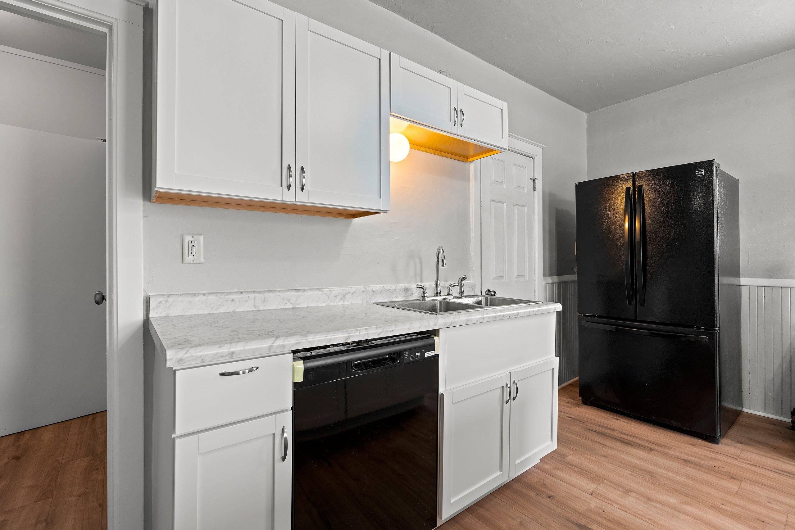 1409 South 10th Street Manitowoc, WI 54220 - Photo 7 of 29