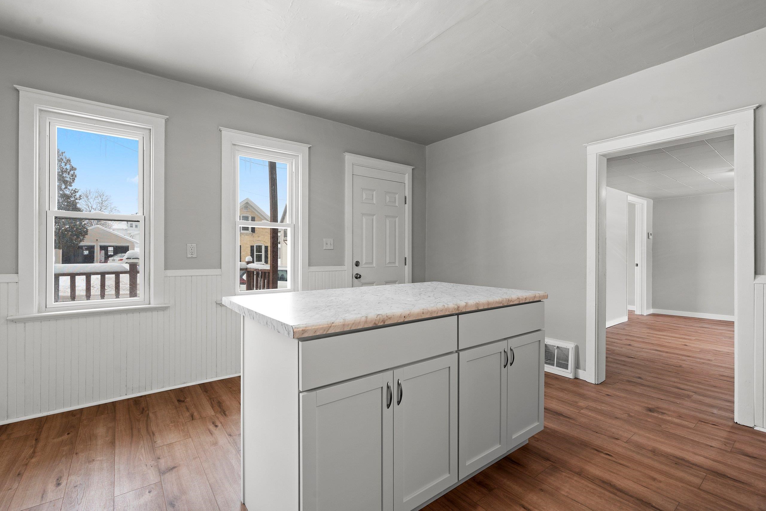 1409 South 10th Street Manitowoc, WI 54220 - Photo 9 of 29