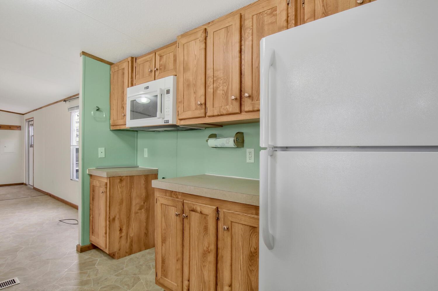 75 Eureka Lake Road Eureka, KS 67045 - Photo 12 of 36