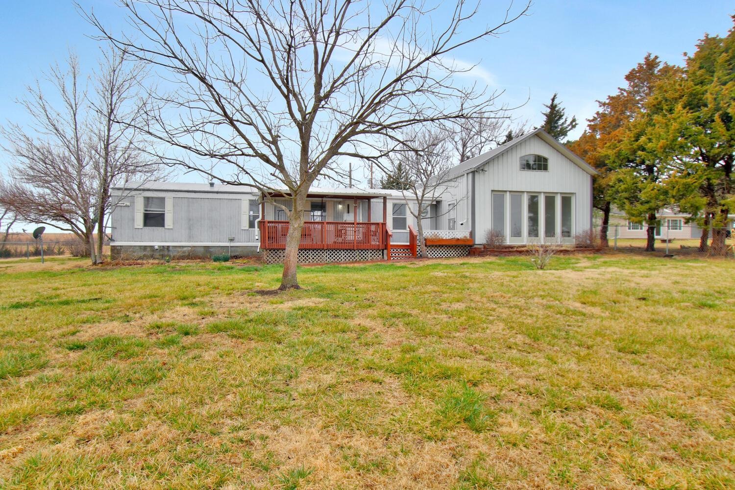 75 Eureka Lake Road Eureka, KS 67045 - Photo 2 of 36