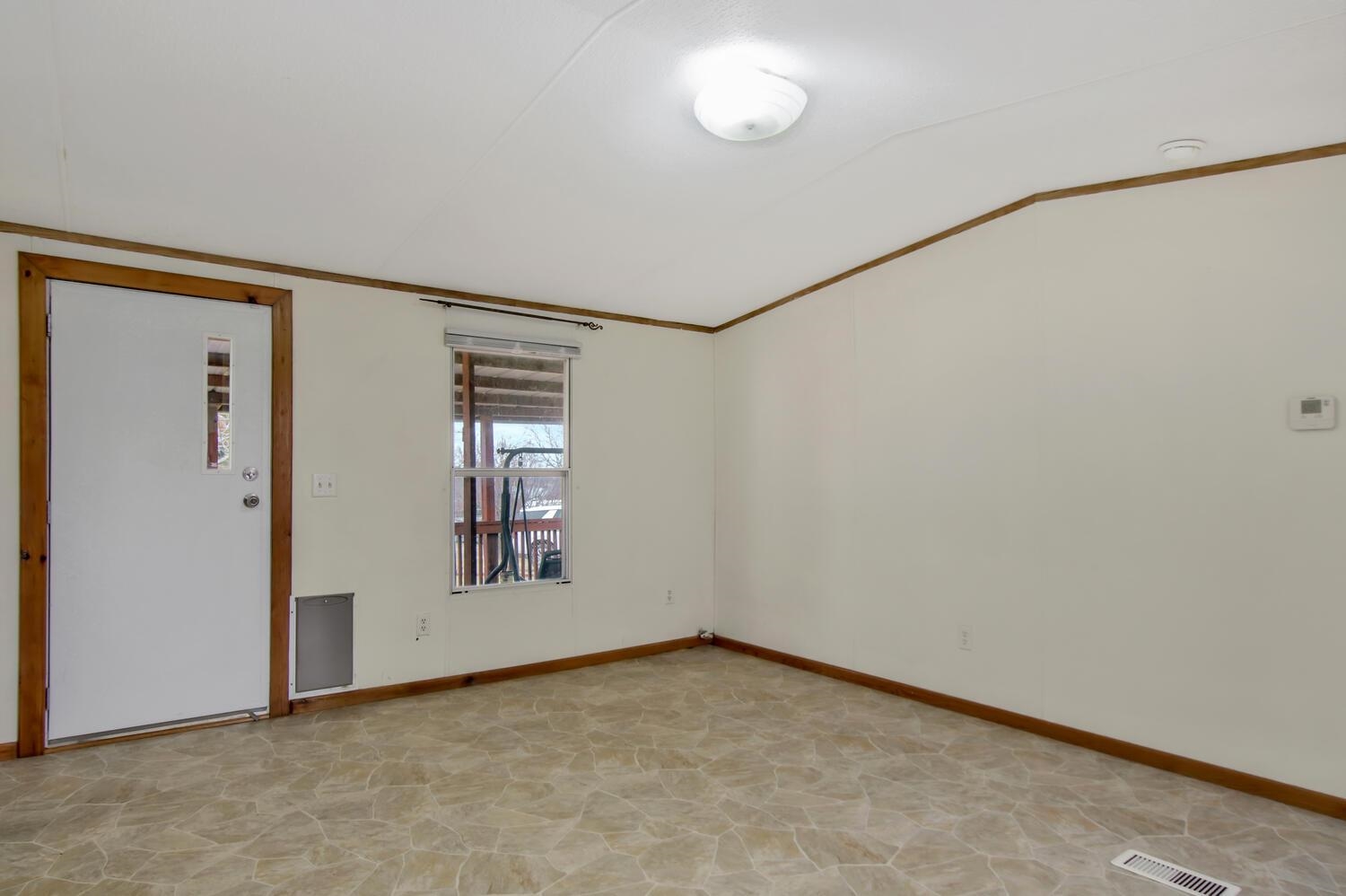 75 Eureka Lake Road Eureka, KS 67045 - Photo 6 of 36