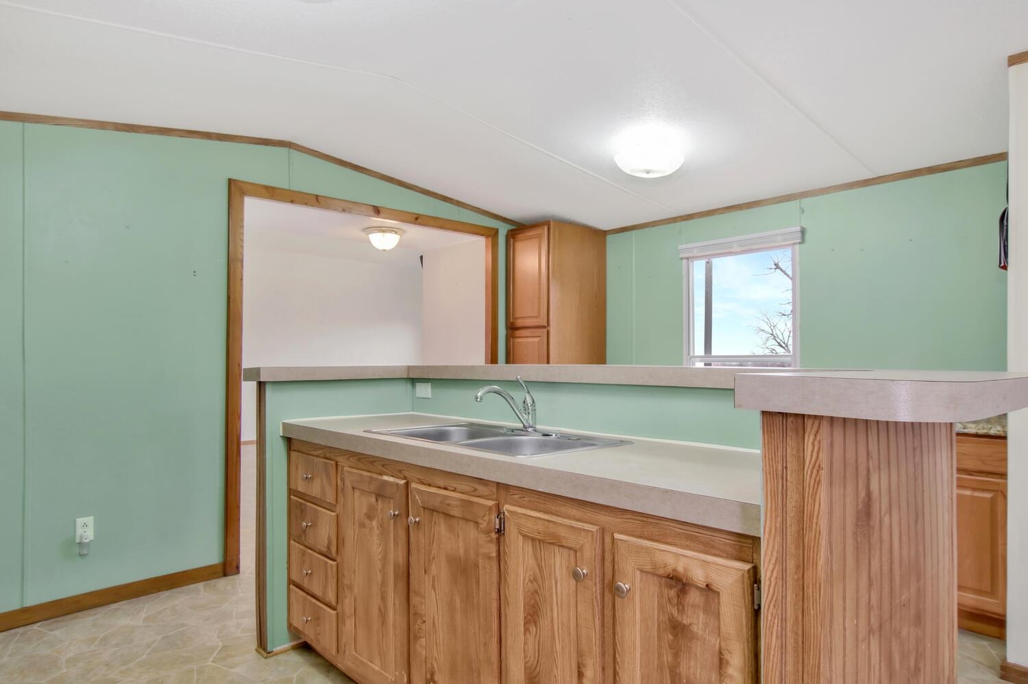 75 Eureka Lake Road Eureka, KS 67045 - Photo 10 of 36