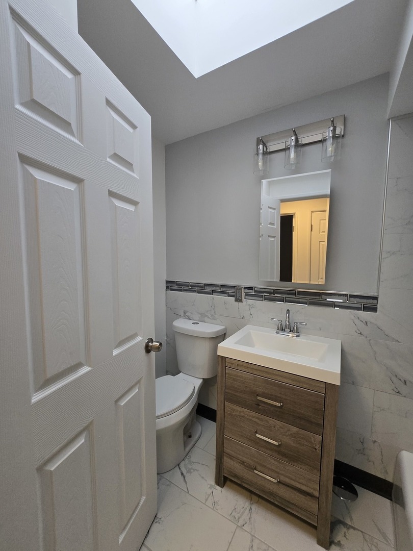 2033 West 111th Street, Unit 2S Chicago, IL 60643 - Photo 3 of 9