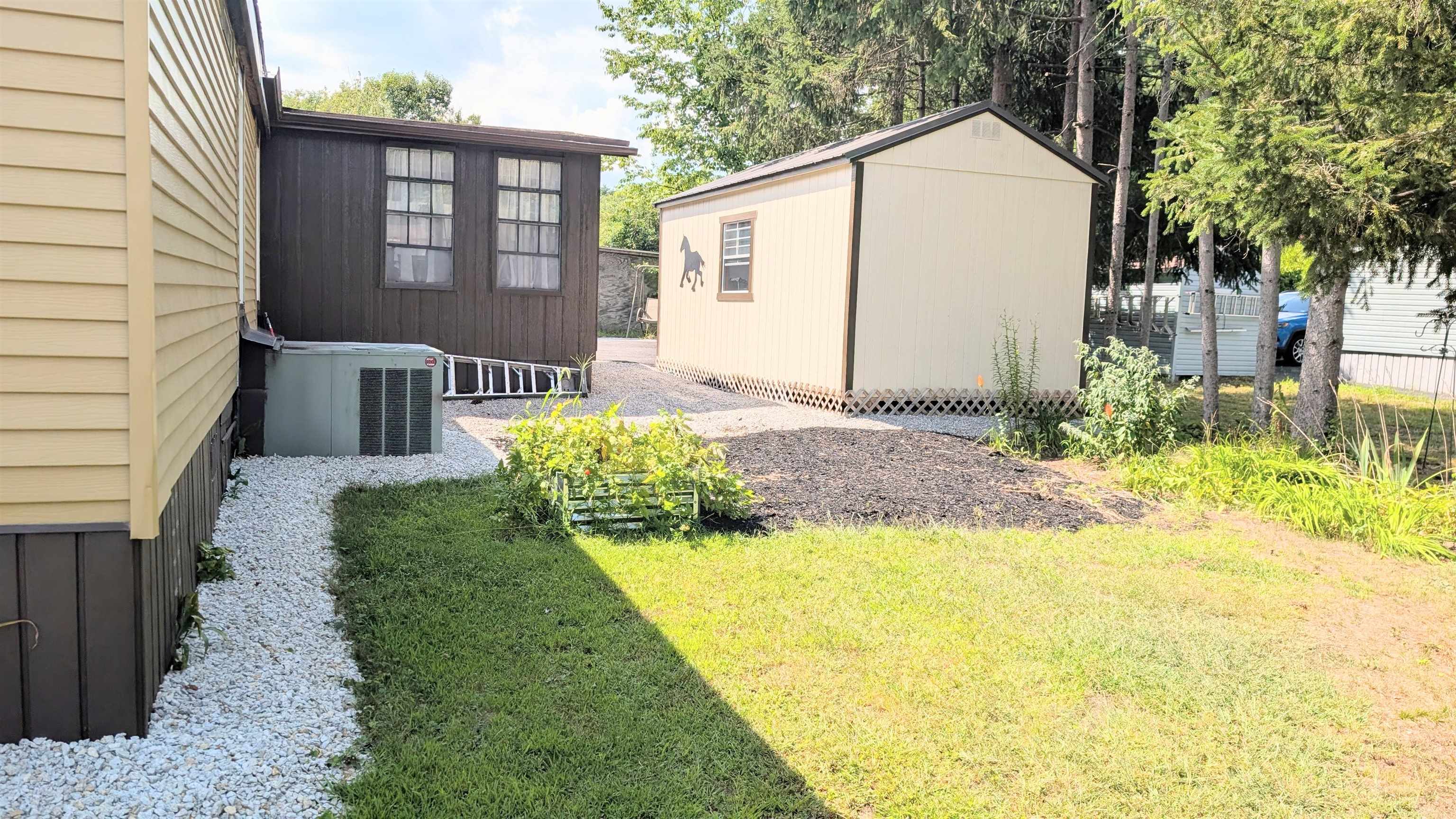 66 Rachael Circle Goffstown, NH 03045 - Photo 3 of 28 Gallery Image 3