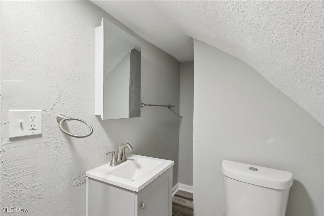 9273 Roxbury Road Parma Heights, OH 44130 - Photo 23 of 27 Second floor bathroom with bedroom suite