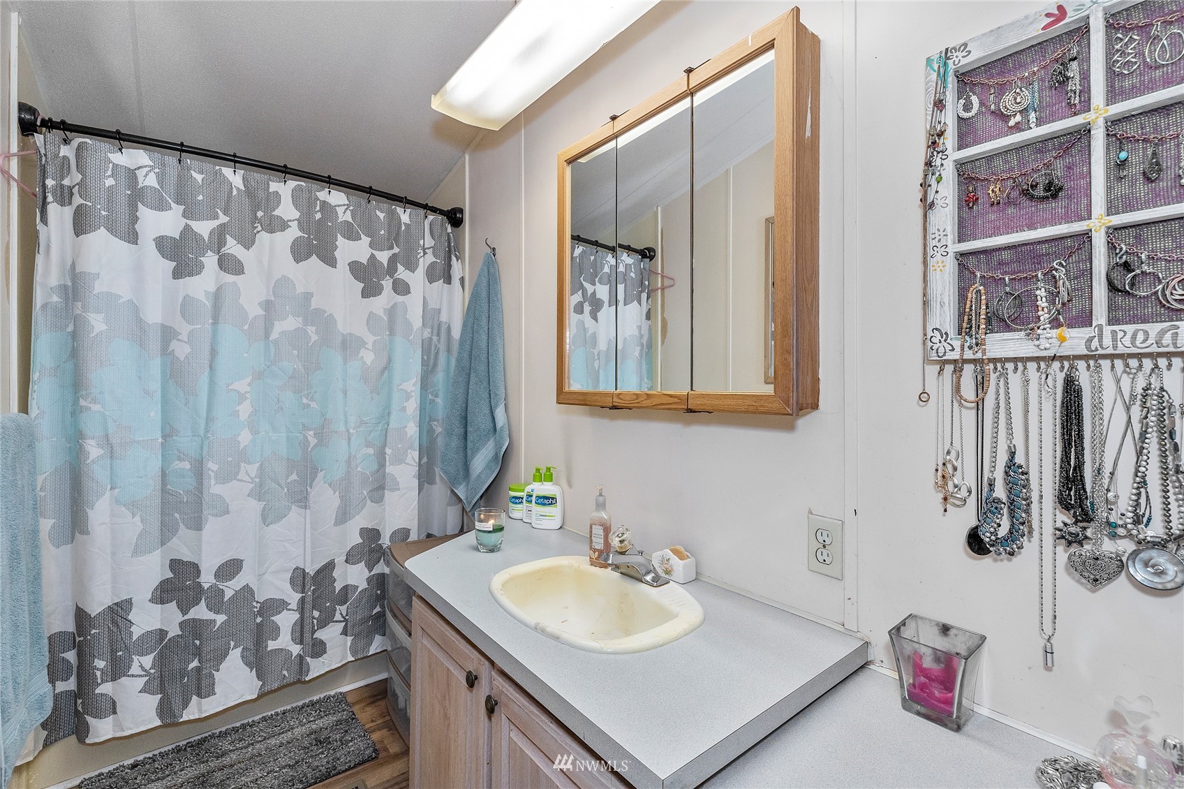 525 Southwest Spruce Road Port Orchard, WA 98367 - Photo 15 of 37 Gallery Image 15