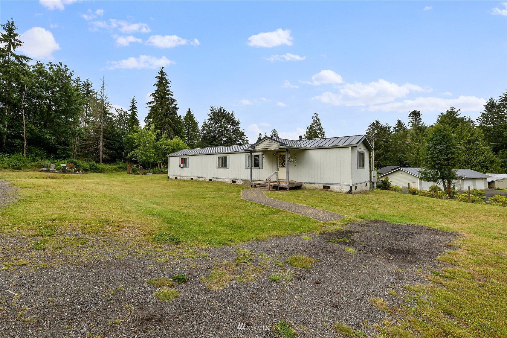 525 Southwest Spruce Road Port Orchard, WA 98367 - Photo 2 of 37 Gallery Image 2