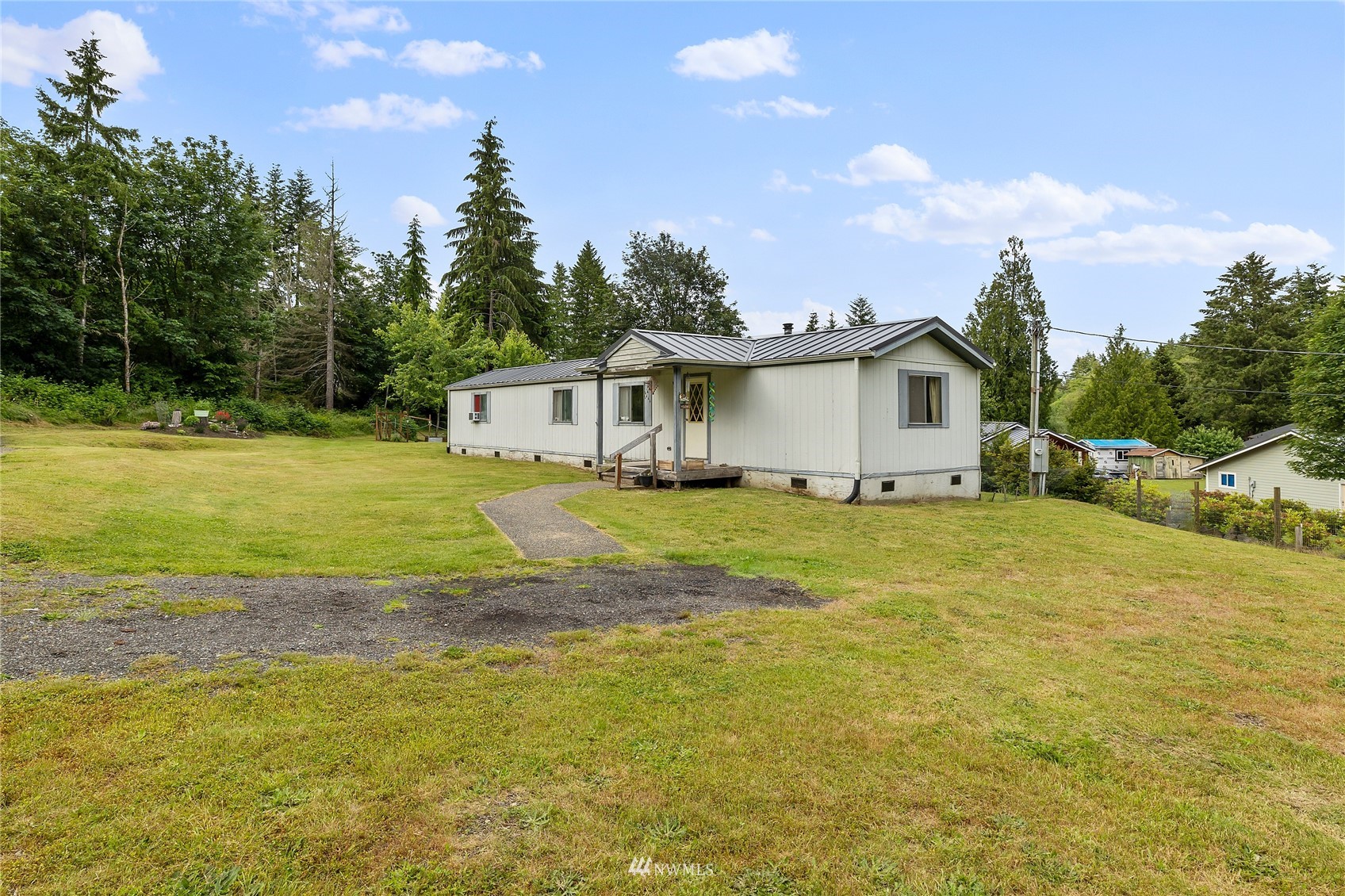 525 Southwest Spruce Road Port Orchard, WA 98367 - Photo 3 of 37 Gallery Image 3