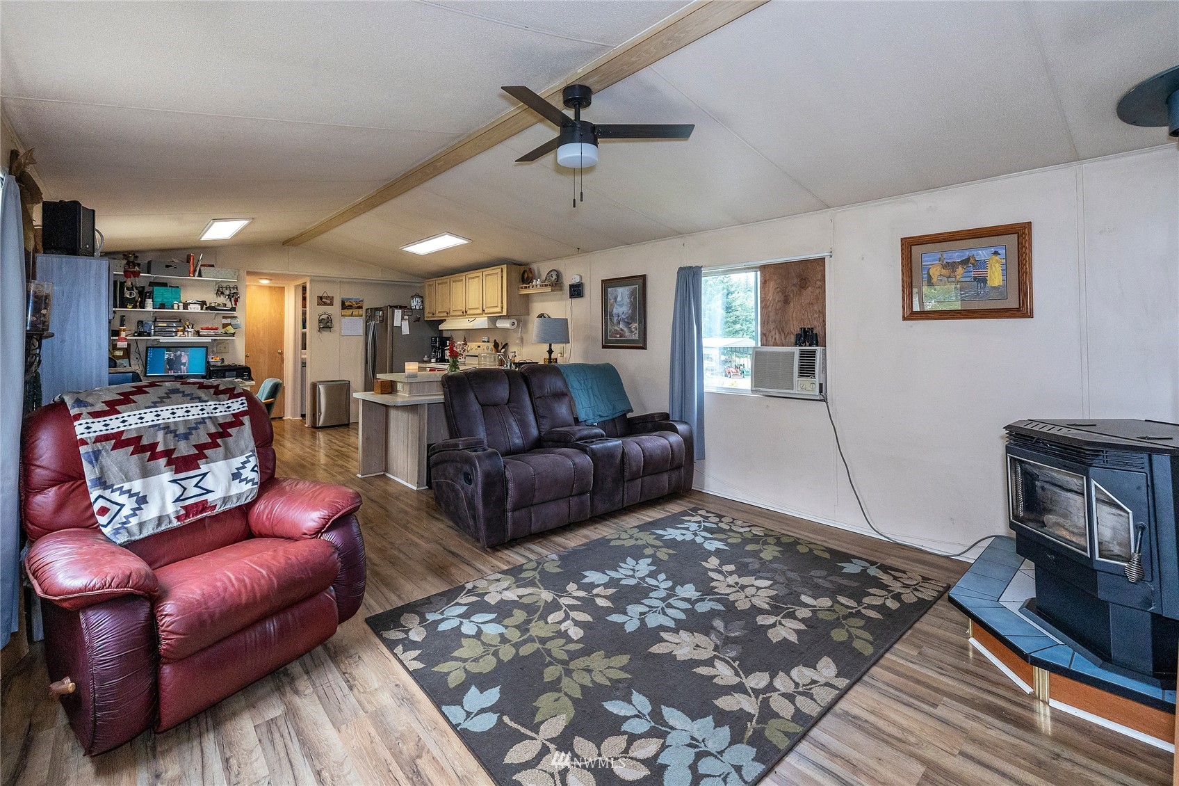 525 Southwest Spruce Road Port Orchard, WA 98367 - Photo 5 of 37 Gallery Image 5