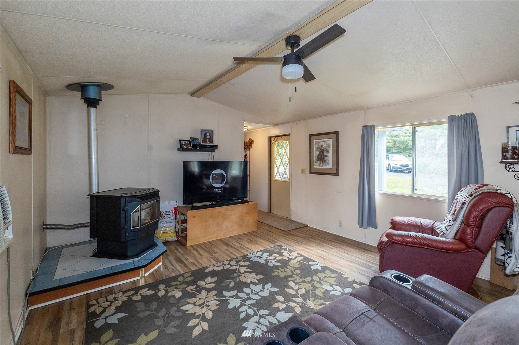 525 Southwest Spruce Road Port Orchard, WA 98367 - Photo 8 of 37 Gallery Image 8