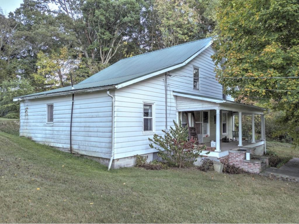 20311 Pairgin Road Bristol, VA 24202 - Photo 11 of 15 Photo 12