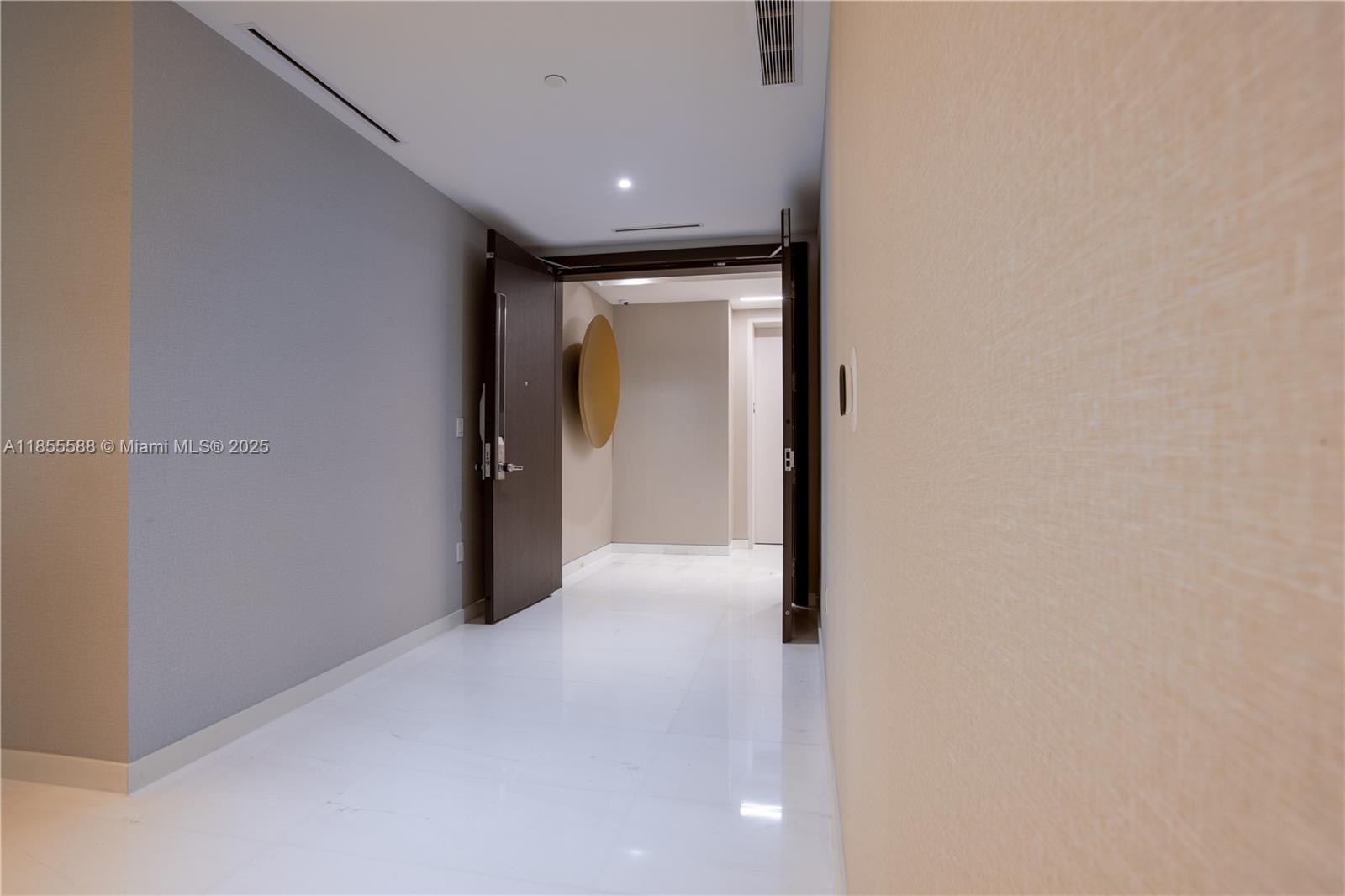 300 Biscayne Blvd Way, Unit 2203C Miami, FL 33131 - Photo 30 of 30 a view of a big room with closet