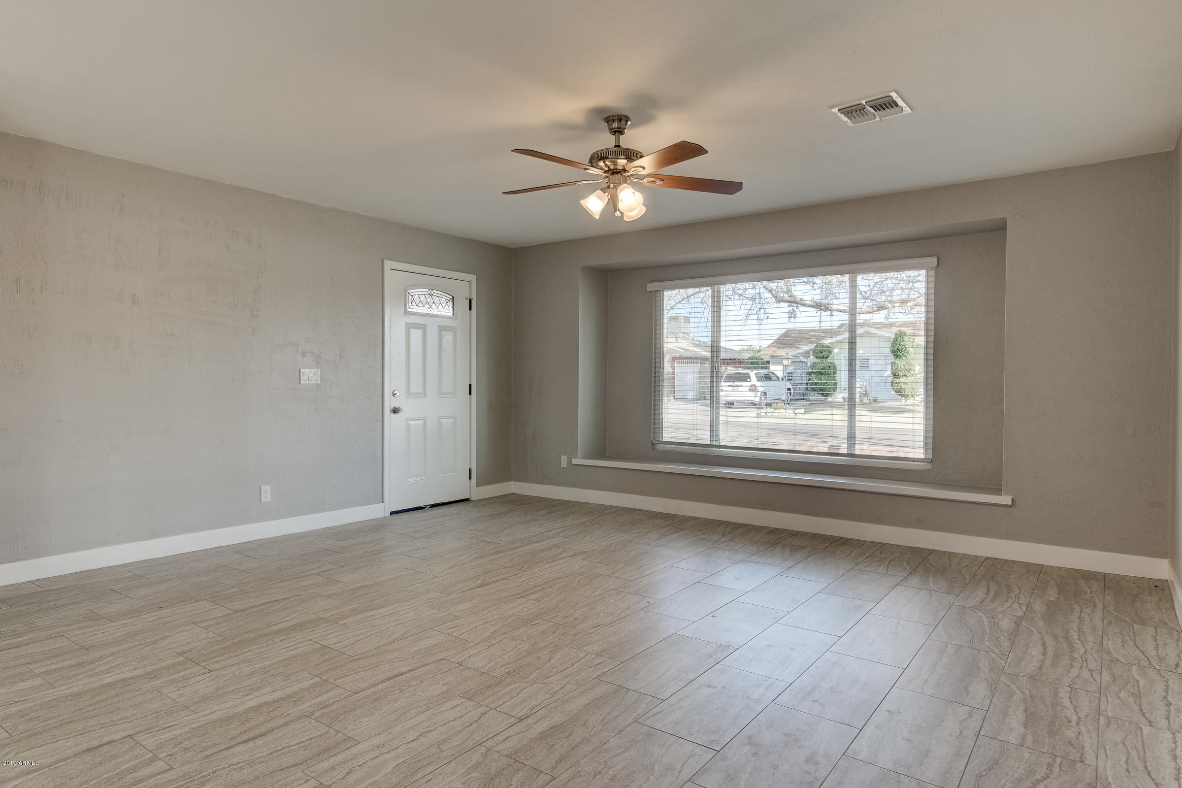 3519 West Lamar Road Phoenix, AZ 85019 - Photo 6 of 35 3519 W Lamar Rd-9