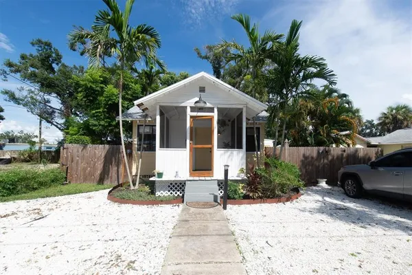 $325,000 | 1840 51st Street South, Gulfport, FL 33707