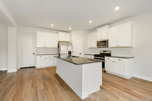 $2,765 | 9427 Dassler Springs, Converse, TX 78109