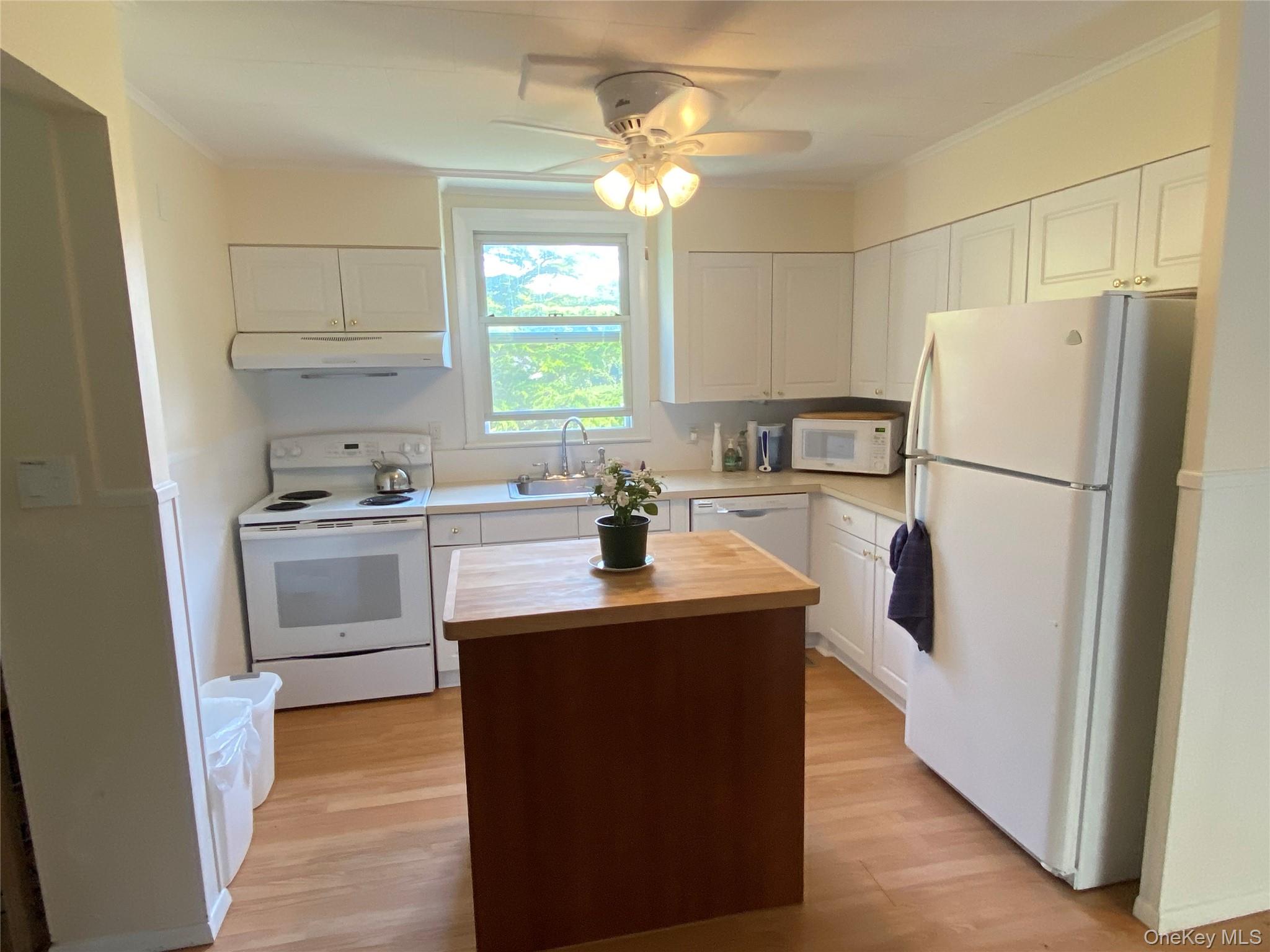 2380 South Harbor Road Southold, NY 11971 - Photo 7 of 13 2380 S Harbor Rd - Landlord photos