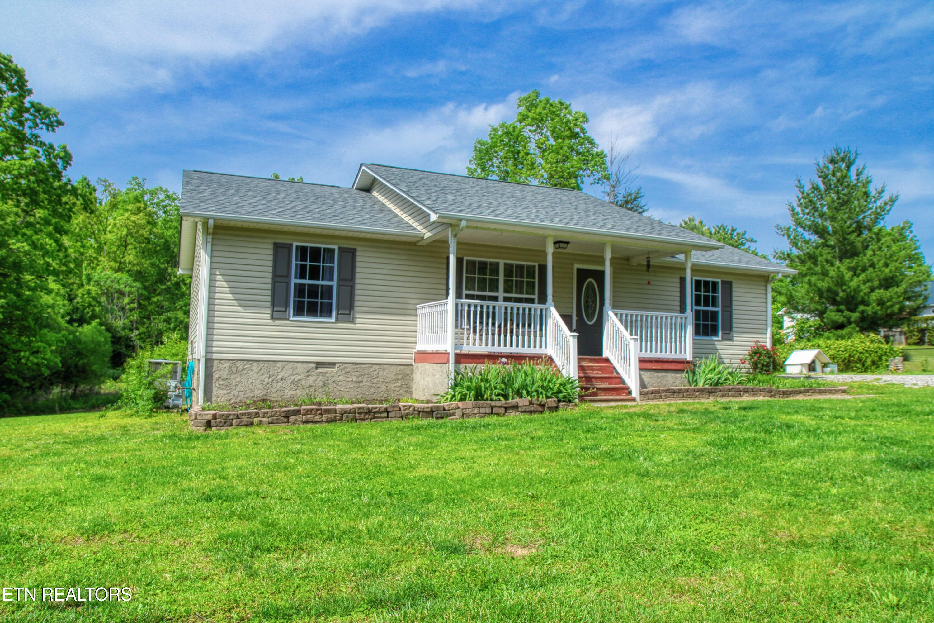 634 Robs Road Grimsley, TN 38565 - Photo 1 of 22 front