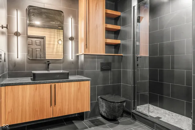 $2,900 | 512 Lockerbie Circle North, Indianapolis, IN 46202