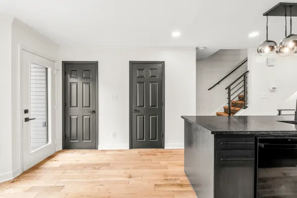 $2,900 | 512 Lockerbie Circle North, Indianapolis, IN 46202