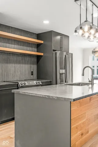 $2,900 | 512 Lockerbie Circle North, Indianapolis, IN 46202