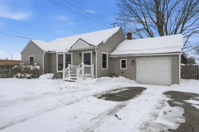 $215,000 | 455 Faircrest Avenue Northwest, Grand Rapids, MI 49534