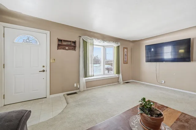 $215,000 | 455 Faircrest Avenue Northwest, Grand Rapids, MI 49534