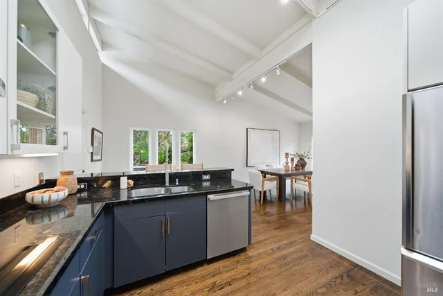 $1,849,000 | 370 VÃa La Cumbre, Greenbrae, CA 94904