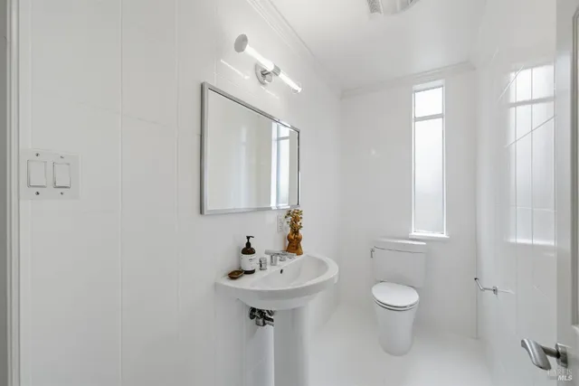 $1,849,000 | 370 VÃa La Cumbre, Greenbrae, CA 94904