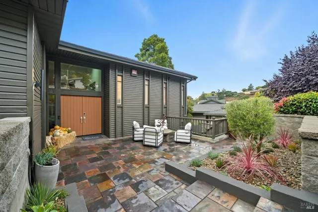 $1,849,000 | 370 VÃa La Cumbre, Greenbrae, CA 94904