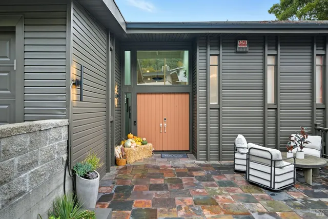 $1,849,000 | 370 VÃa La Cumbre, Greenbrae, CA 94904