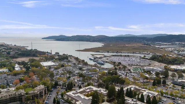 $1,849,000 | 370 VÃa La Cumbre, Greenbrae, CA 94904