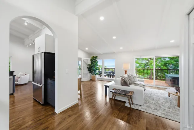 $1,849,000 | 370 VÃa La Cumbre, Greenbrae, CA 94904