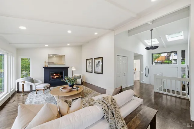 $1,849,000 | 370 VÃa La Cumbre, Greenbrae, CA 94904