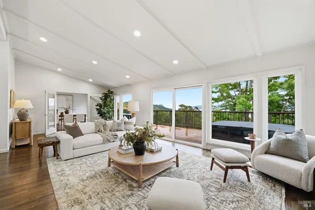 $1,849,000 | 370 VÃa La Cumbre, Greenbrae, CA 94904