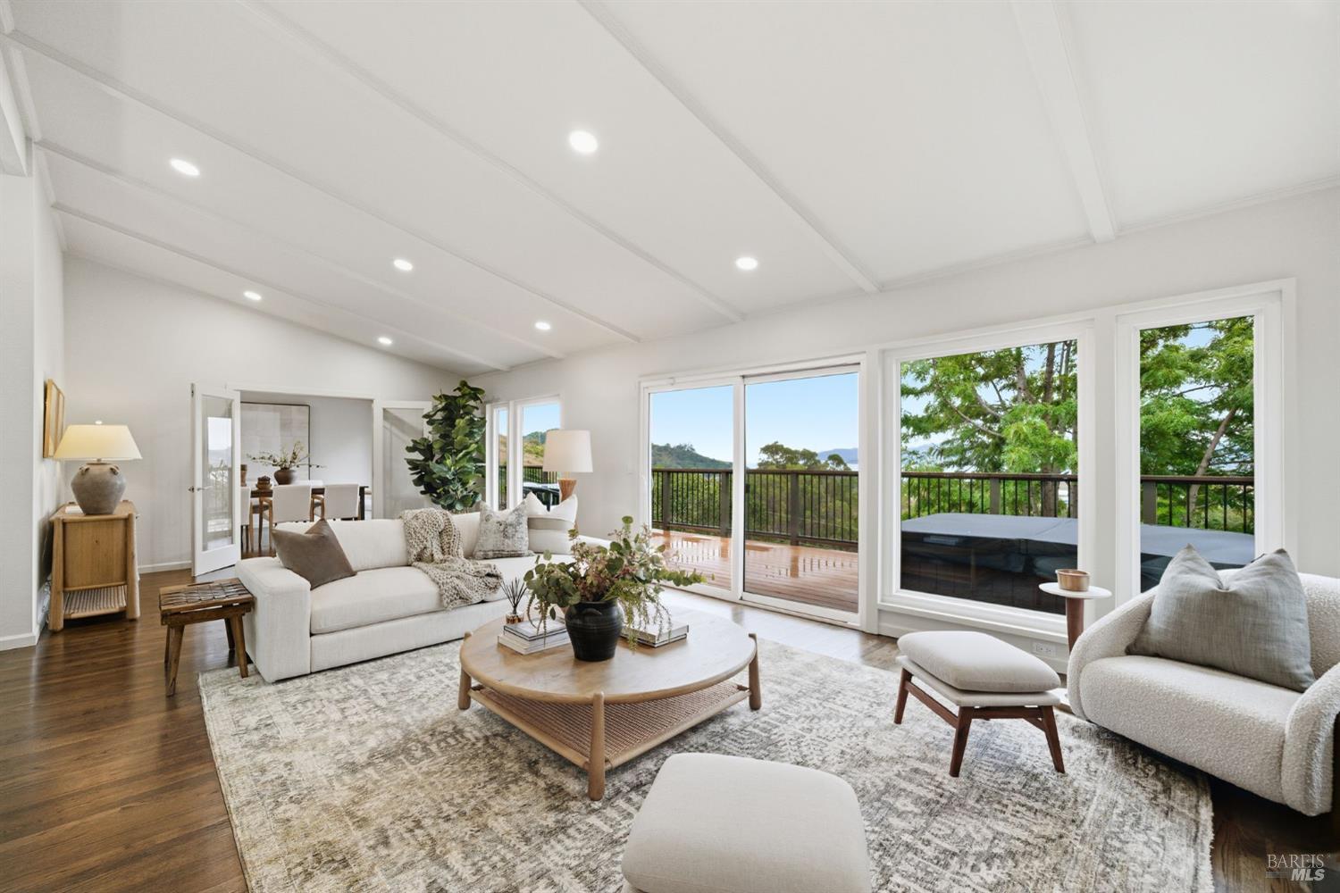 370 Vía La Cumbre Greenbrae, CA 94904 - Photo 9 of 44