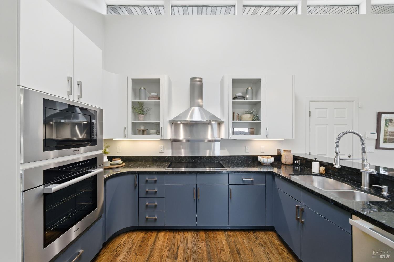 370 Vía La Cumbre Greenbrae, CA 94904 - Photo 10 of 44