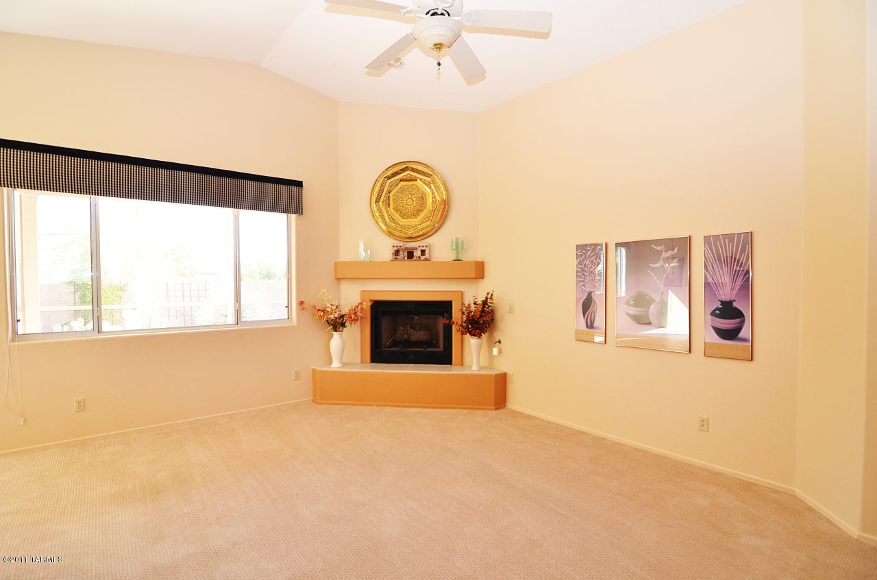 285 Ajax Peak Road Oro Valley, AZ 85737 - Photo 5 of 21 Gallery Image 5