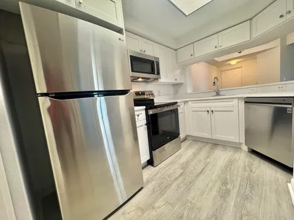 $349,900 | 2725 Anzio Court, Unit 304, Palm Beach Gardens, FL 33410