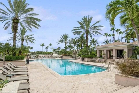 $349,900 | 2725 Anzio Court, Unit 304, Palm Beach Gardens, FL 33410