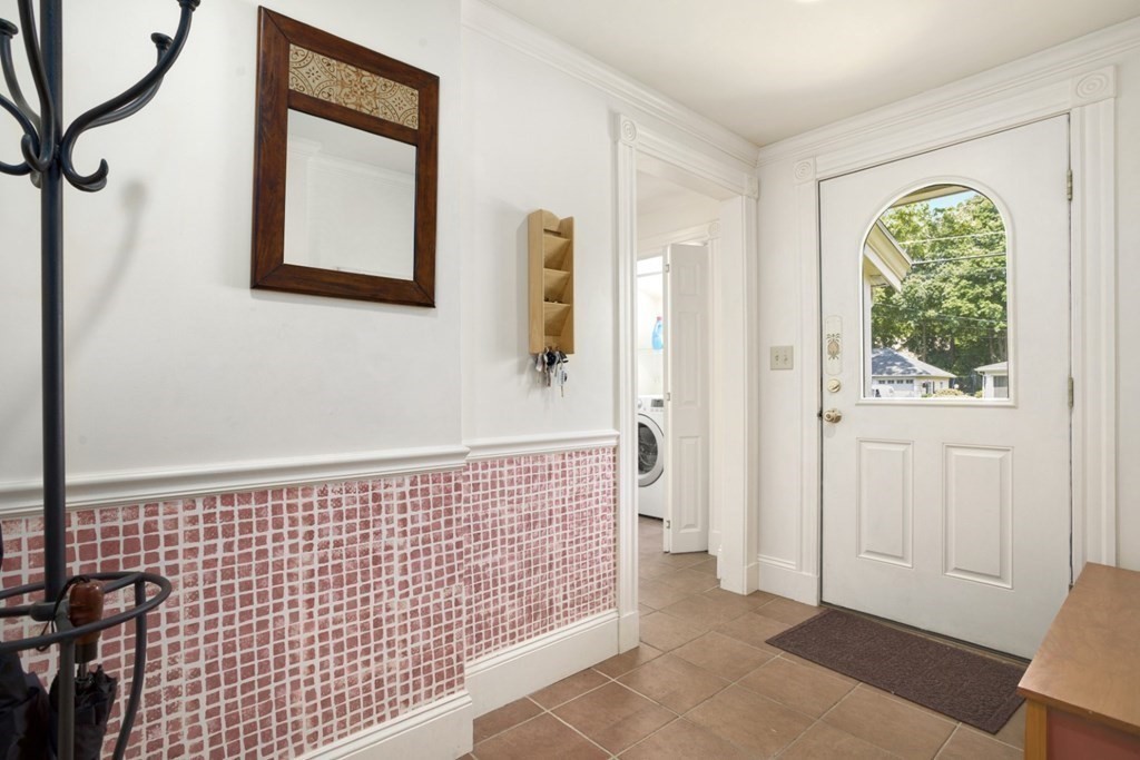 27 Hillcrest Road Reading, MA 01867 - Photo 25 of 39 Gallery Image 25
