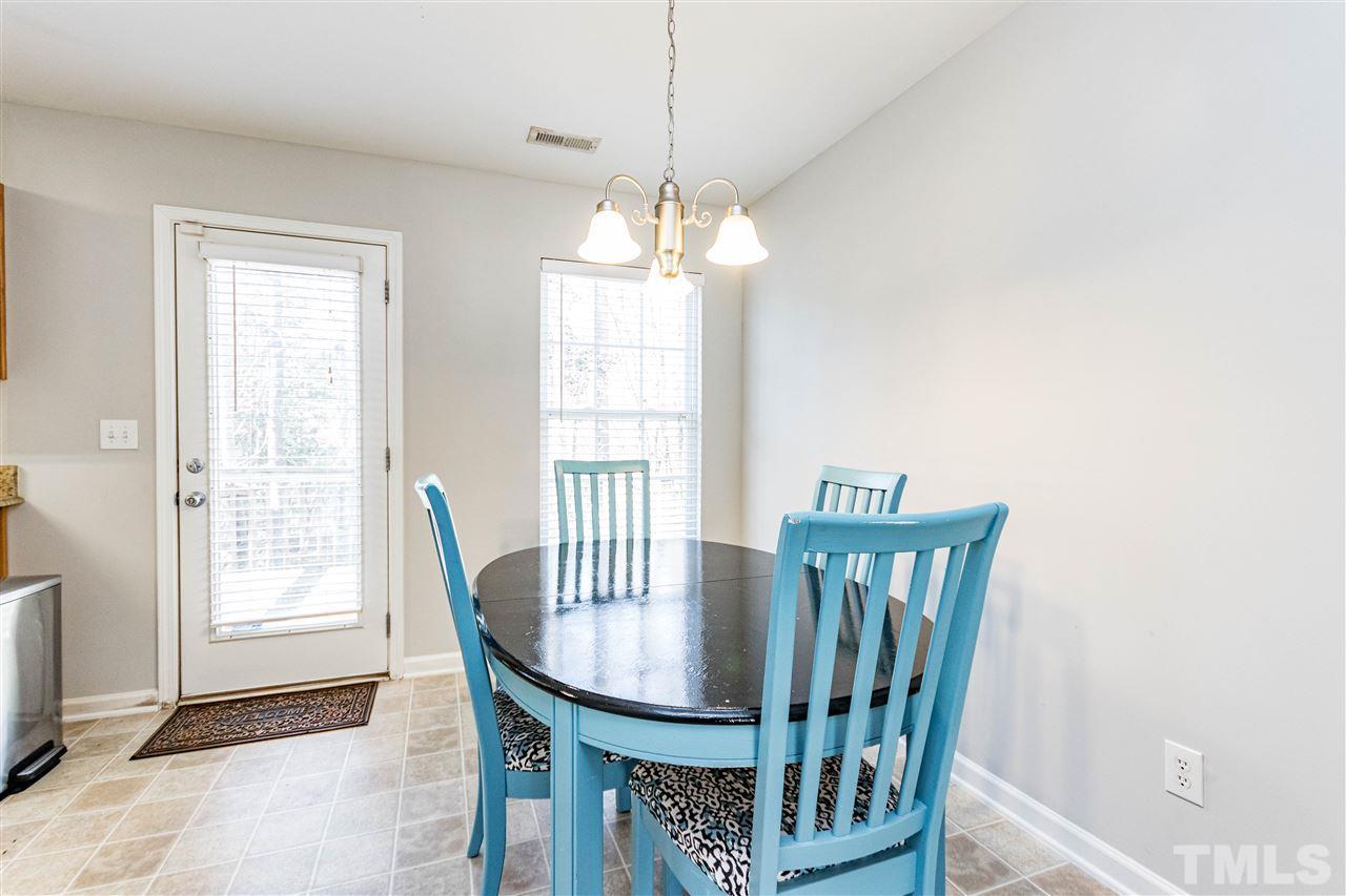 6604 Frogstool Lane Raleigh, NC 27610 - Photo 11 of 28