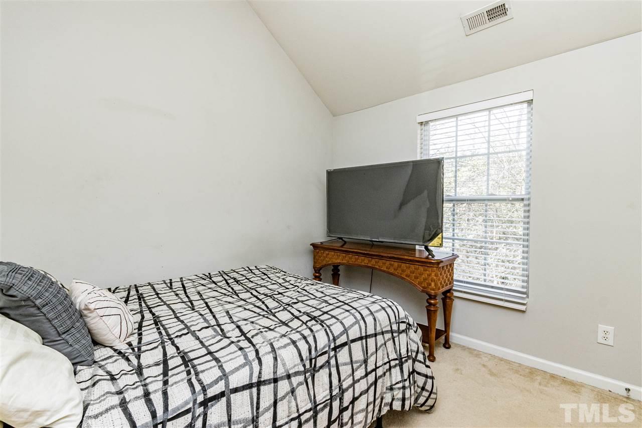 6604 Frogstool Lane Raleigh, NC 27610 - Photo 15 of 28