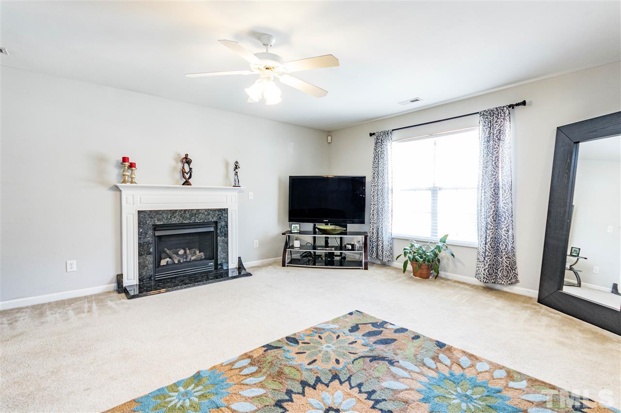 6604 Frogstool Lane Raleigh, NC 27610 - Photo 4 of 28