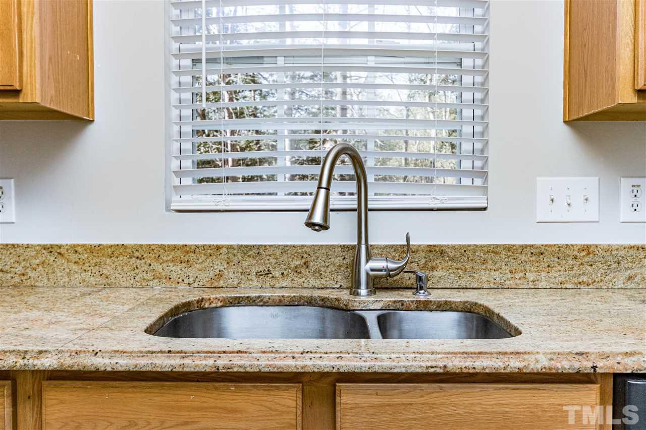 6604 Frogstool Lane Raleigh, NC 27610 - Photo 7 of 28