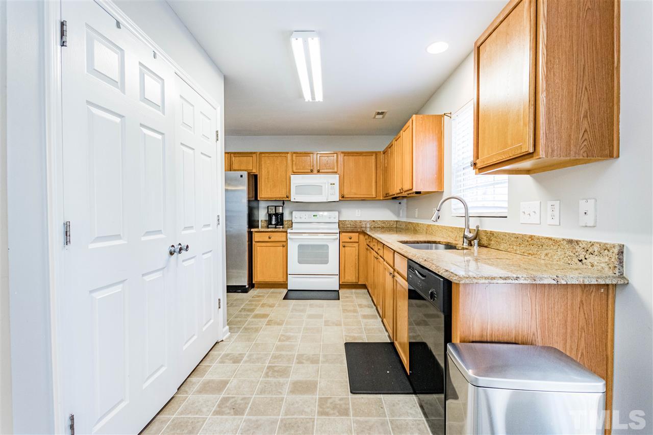 6604 Frogstool Lane Raleigh, NC 27610 - Photo 8 of 28