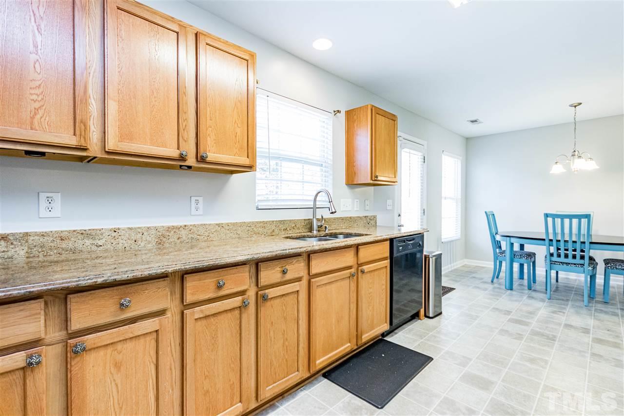 6604 Frogstool Lane Raleigh, NC 27610 - Photo 10 of 28